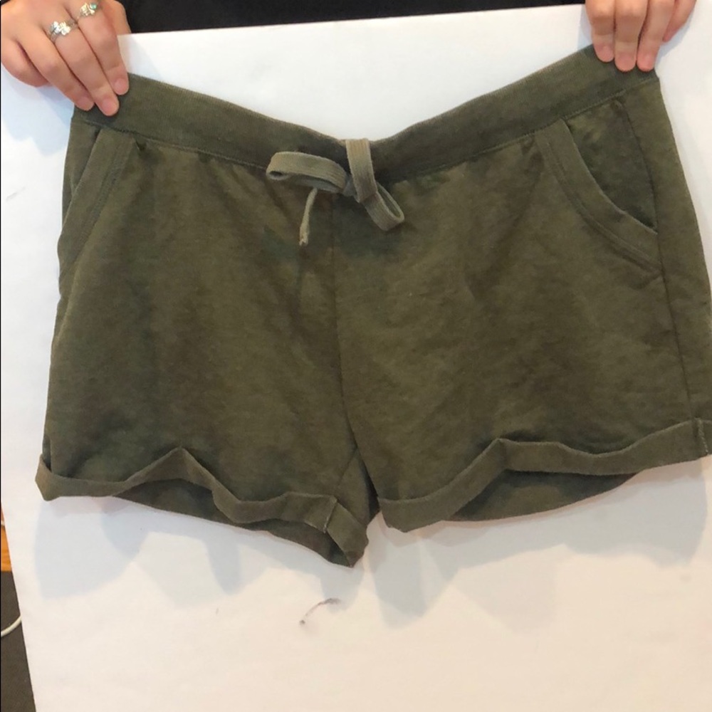 New z supply army green comfy shorts